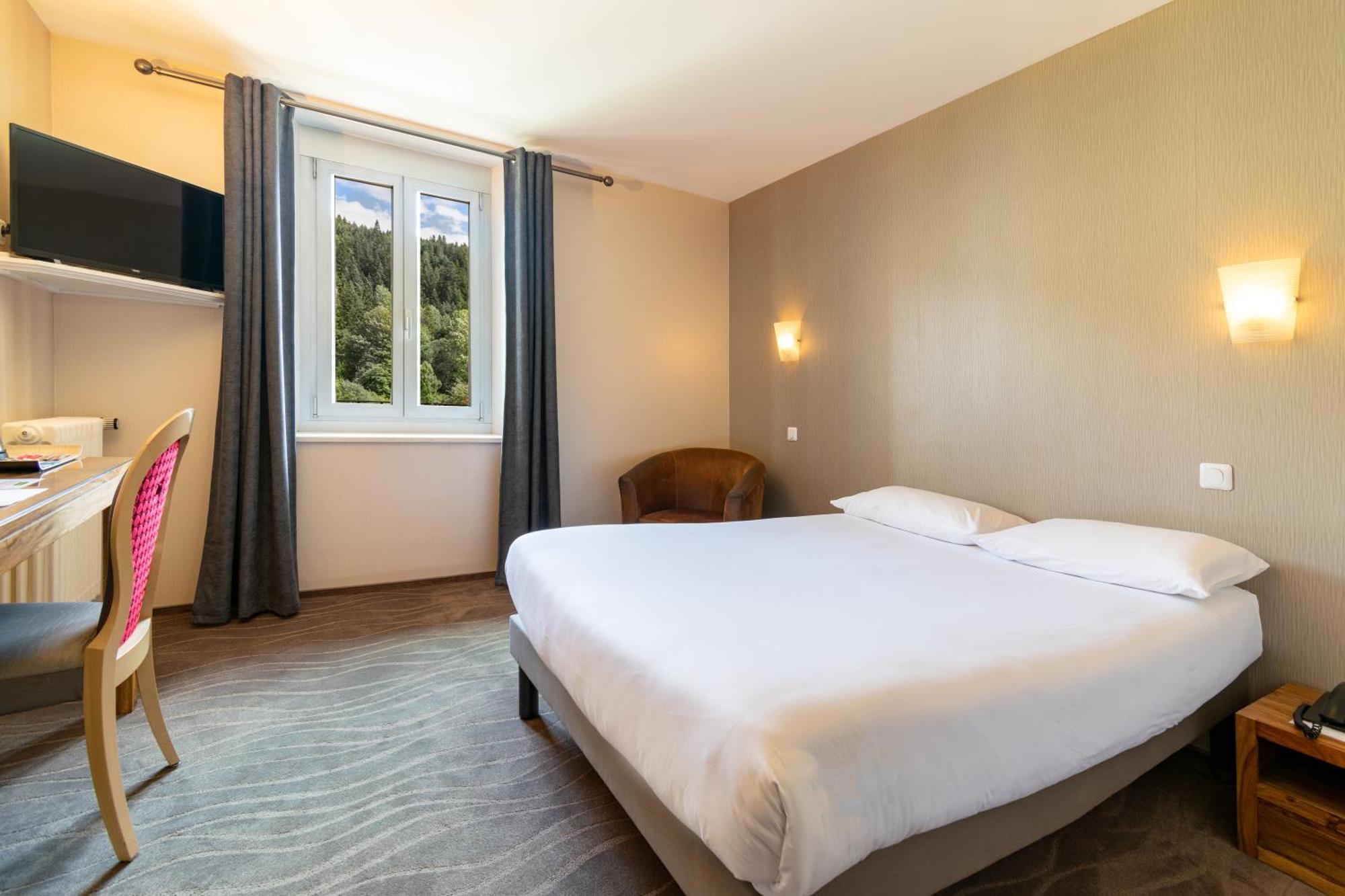 Hotel-Restaurant Le Lac Malbuisson Kültér fotó